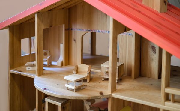 Doll House Assembly in Springfield